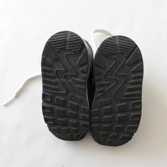 Nike gray air max sneakers  EUC size 6 - Picture 8 of 8